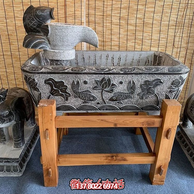 青石仿古長(zhǎng)方形庭院荷花流水魚缸雕塑 青石仿古長(zhǎng)方形庭院荷花流水魚缸雕塑