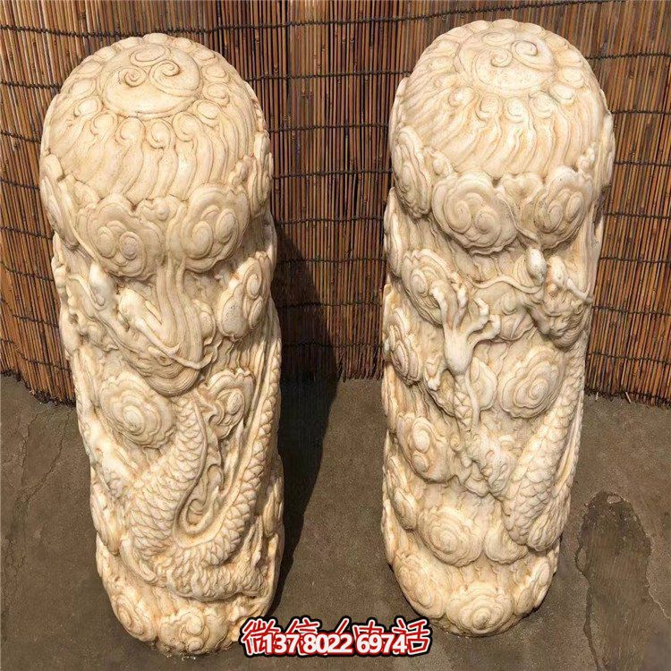 精美石柱浮雕擺件，添上龍庭院門口的濃濃文化氣息