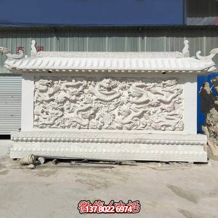 九龍壁石雕為景區廣場增添獨特美感 九龍壁石雕為景區廣場增添獨特美感