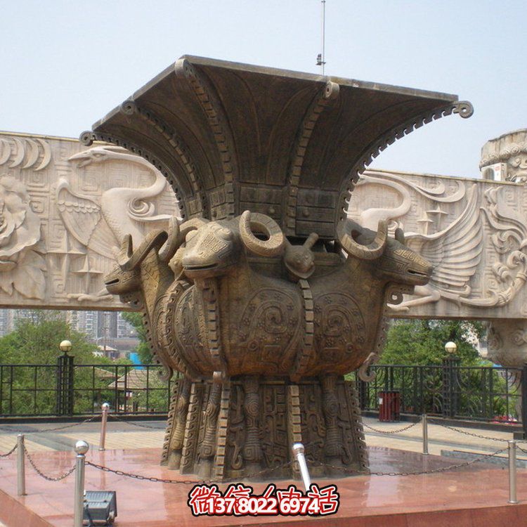 方尊銅香爐雕塑，讓景區(qū)廣場更加精彩