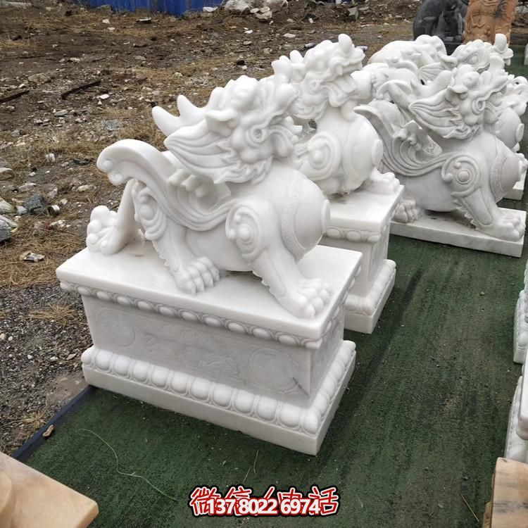 漢白玉貔貅雕塑，門口裝飾打造質(zhì)感庭院