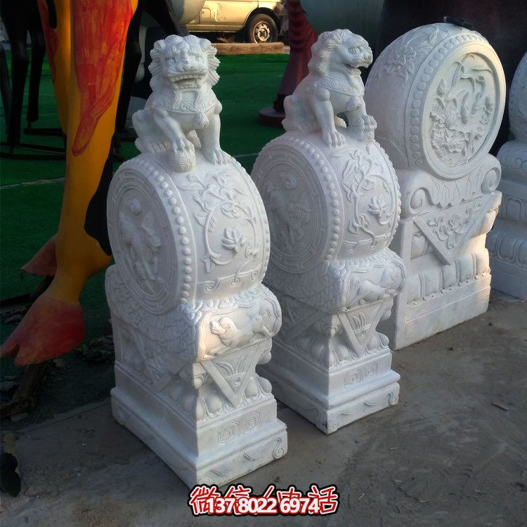 濃縮漢文化，以仿古建筑漢白玉雕塑裝點宮殿門墩