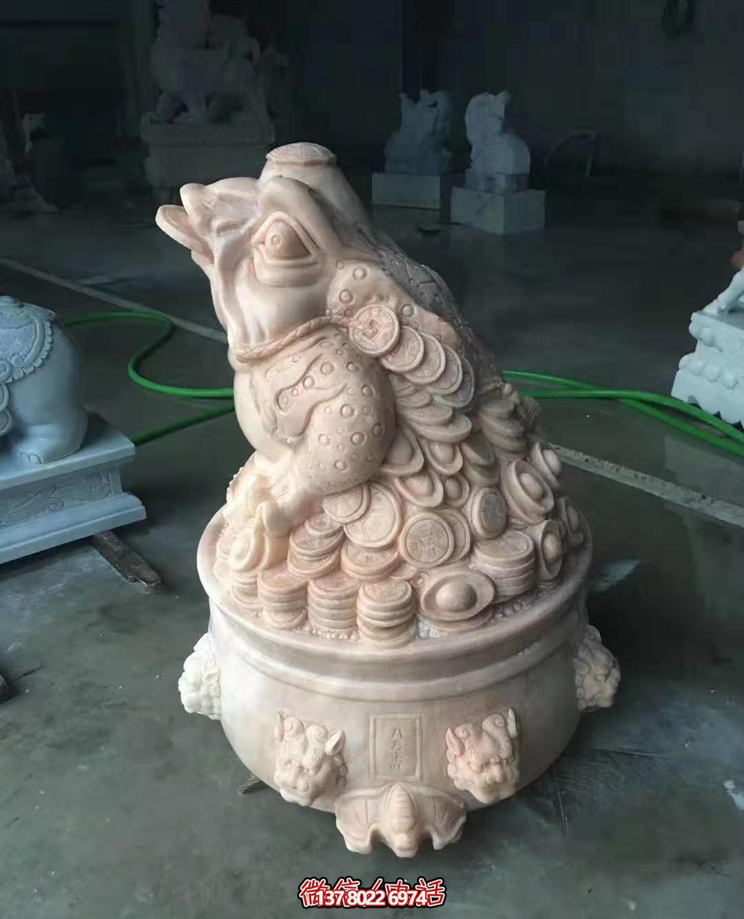 公園擺放的花崗巖石雕創意金蟾雕塑 公園擺放的花崗巖石雕創意金蟾雕塑