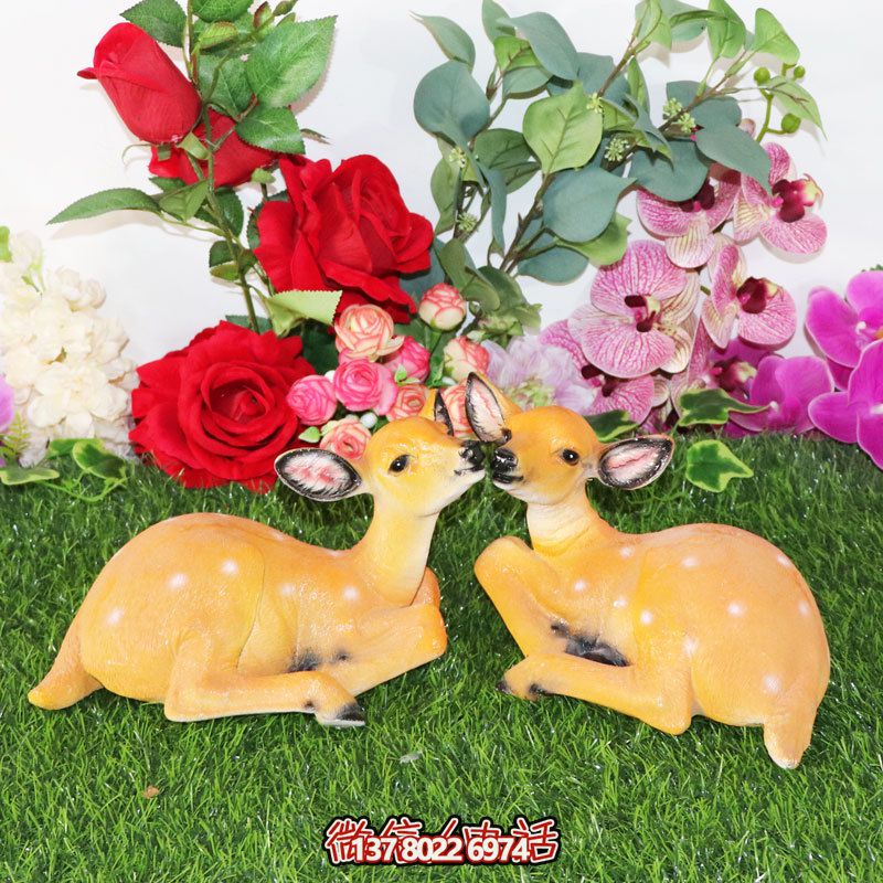 戶外景區(qū)大型景觀裝飾品兩只臥著親親的梅花鹿雕塑 戶外景區(qū)大型景觀裝飾品兩只臥著親親的梅花鹿雕塑